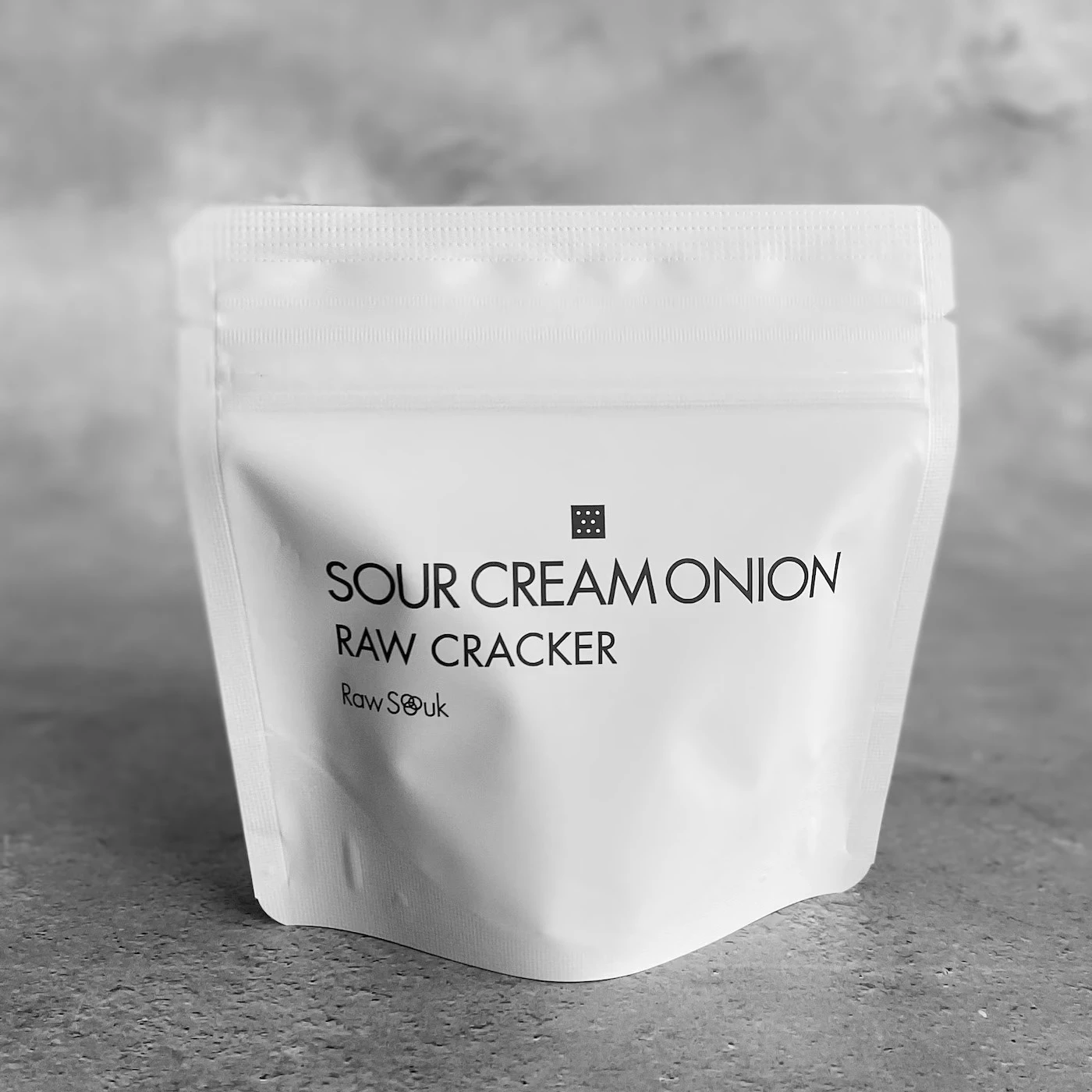 RAW CRACKER　SOUR CREAM ONION - 画像2